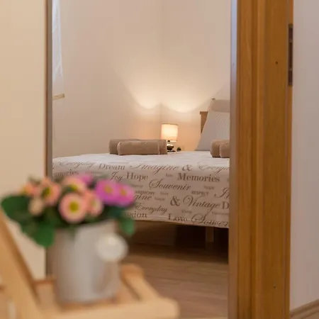 Maiv Residence Family & Seaside Suites Carefree 30M Beach Free Parking * Rogoznica (Sibenik-Knin)