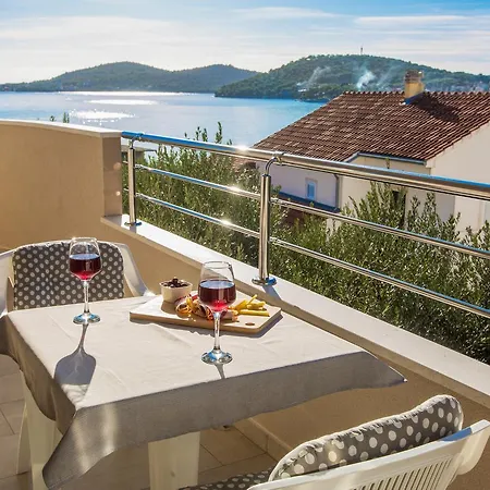 Quiet Family 30m From Maiv Zatoglav Apartment *