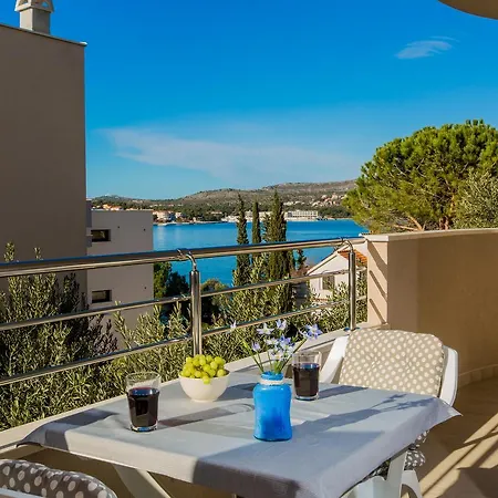 Maiv Residence Family & Seaside Suites Carefree 30M Beach Free Parking * Rogoznica (Sibenik-Knin)