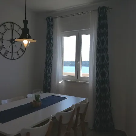 Quiet Family 30m From Maiv Zatoglav Daire