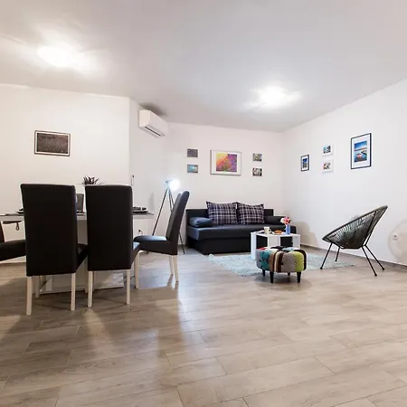 Apartment Maiv Rogoznica (Sibenik-Knin)