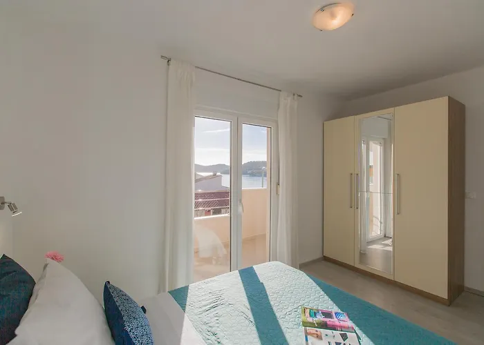 Maiv Residence Family & Seaside Suites Carefree 30M Beach Free Parking * Rogoznica (Sibenik-Knin)