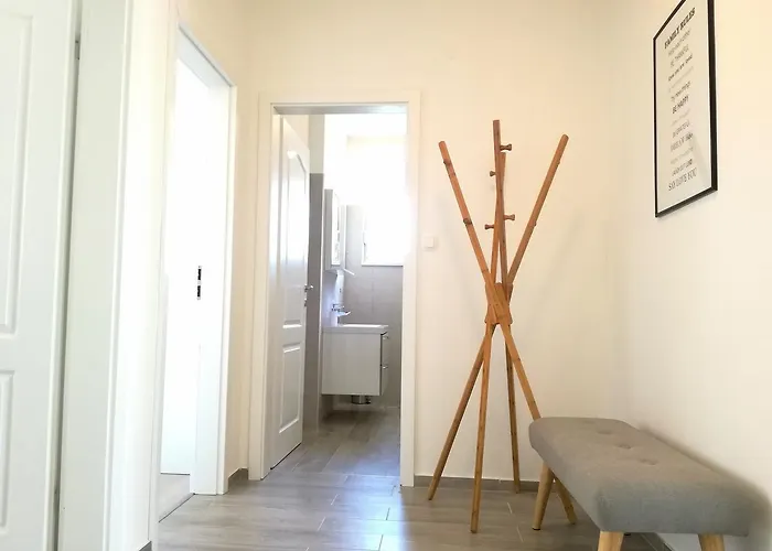 Apartment Quiet Family 30m From Maiv Zatoglav